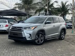 Toyota Highlander Limited Platinum 4x2 V6 (3.5L 6cyl 8A) 2018 Silver