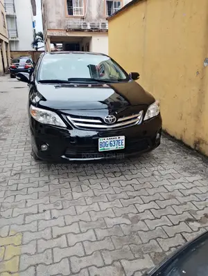 Toyota Corolla LE 4dr Sedan (1.8L 4cyl 4A) 2010 Black