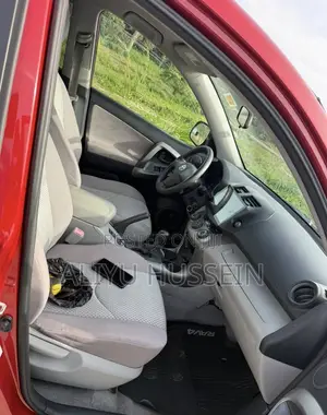 Toyota RAV4 2010 Red