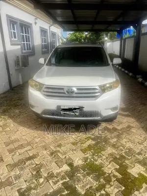 Toyota Highlander Limited 2012 White