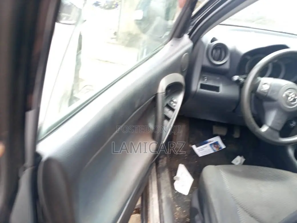 Toyota RAV4 2010 Black