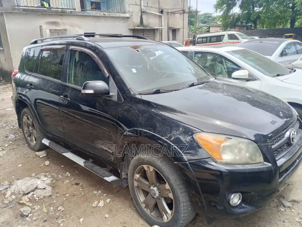 Toyota RAV4 2010 Black