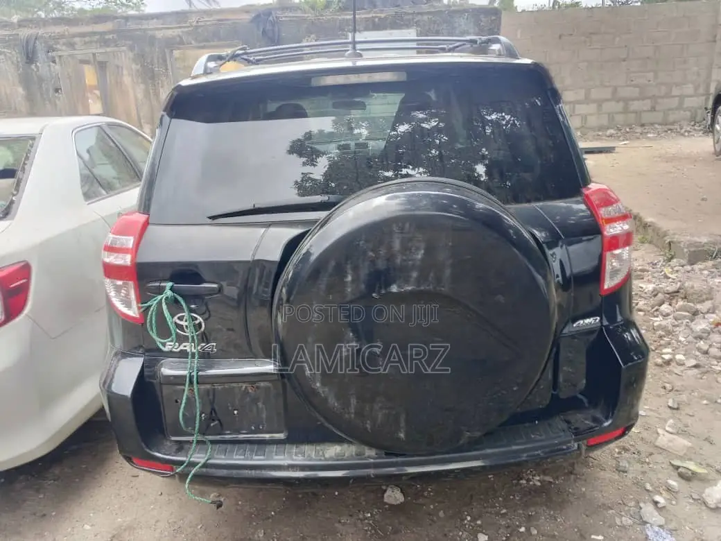 Toyota RAV4 2010 Black