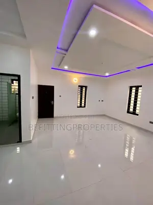 7bdrm Duplex in Abuja (FCT) for sale