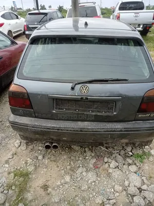 Volkswagen Golf 2002 Beige