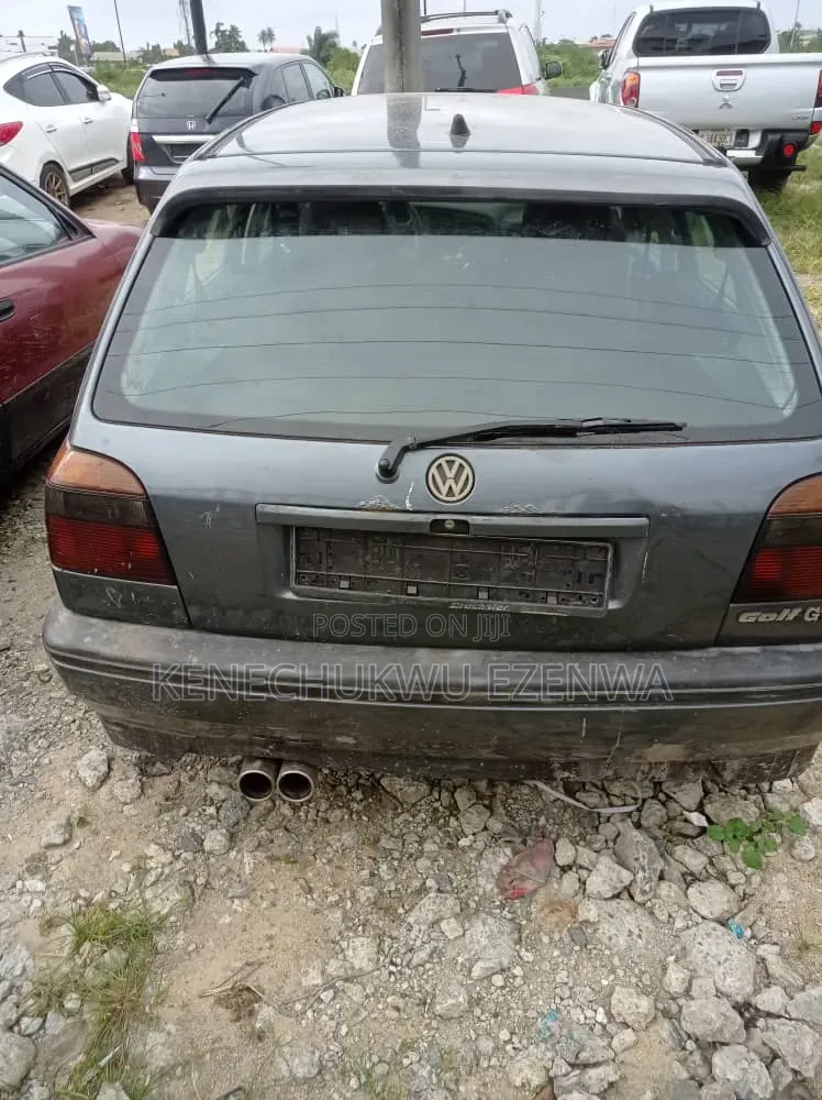 Volkswagen Golf 2002 Beige
