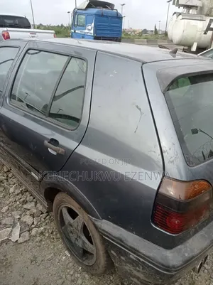 Volkswagen Golf 2002 Beige