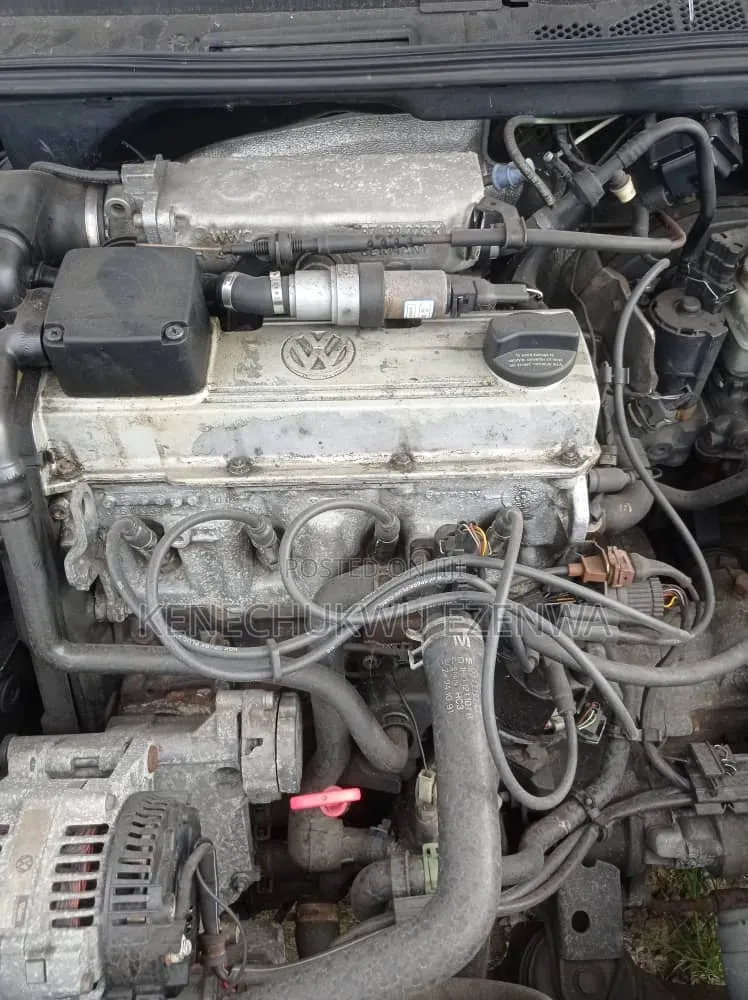 Volkswagen Golf 2002 Beige