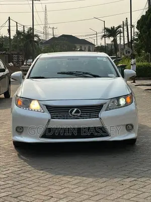 2016 Lexus Es350 Available for Hire and Self Drive.