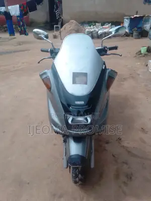 Yamaha Majesty 2025 Gray