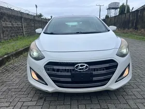 Hyundai Elantra Limited 2018 White
