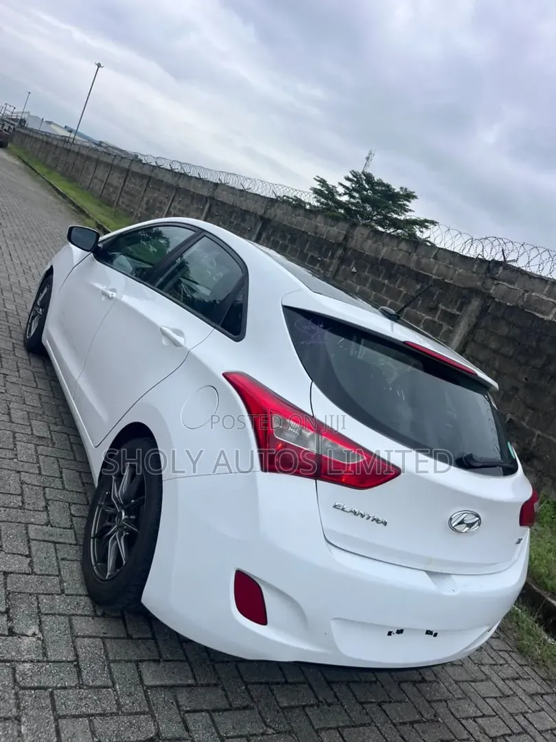 Hyundai Elantra Limited 2018 White