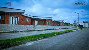 3bdrm Bungalow in Aramide Bungalows, Aiyeteju for sale