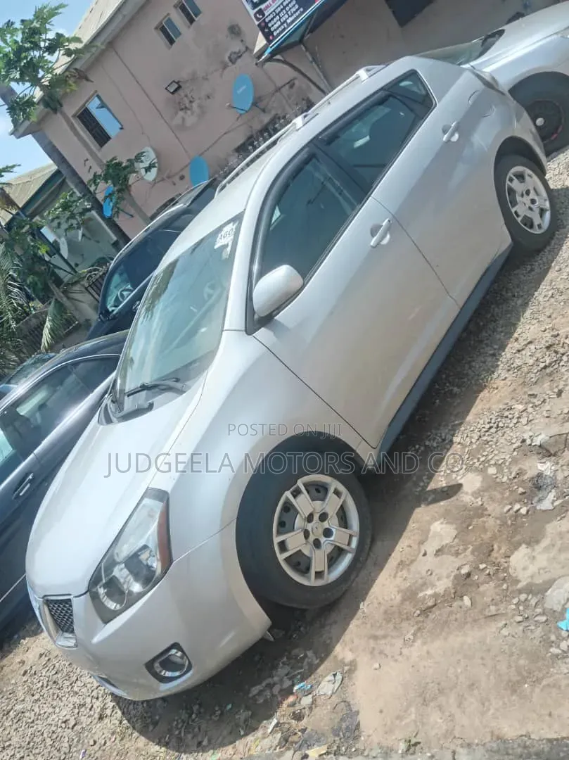 Pontiac Vibe 2010 Silver