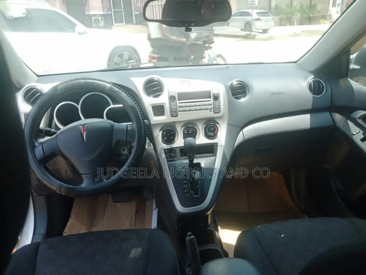 Pontiac Vibe 2010 Silver