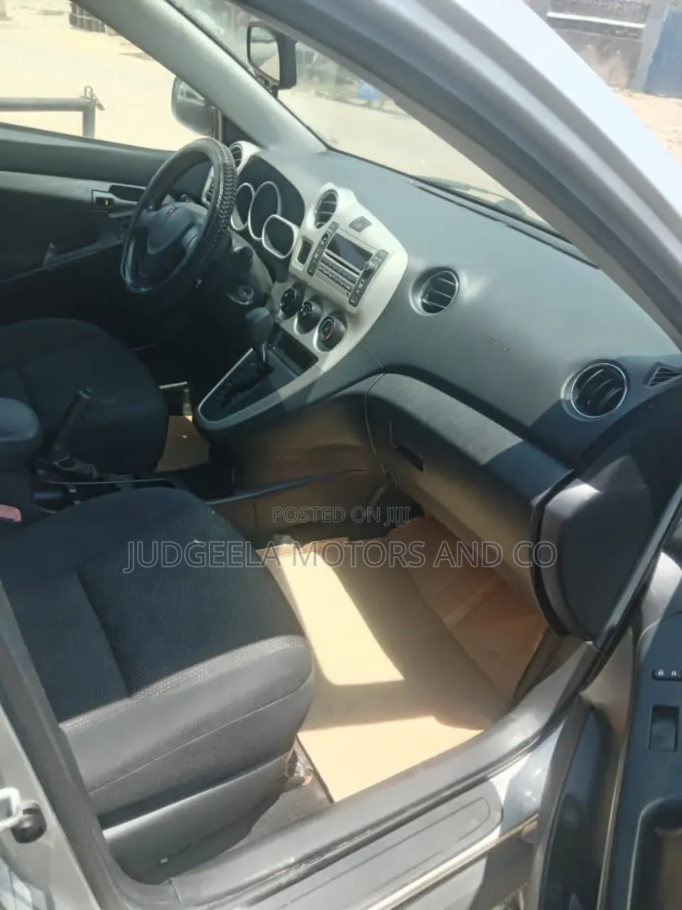 Pontiac Vibe 2010 Silver