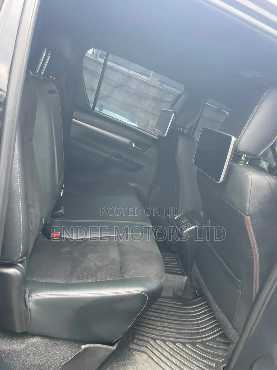 Toyota Hilux 2025 Black