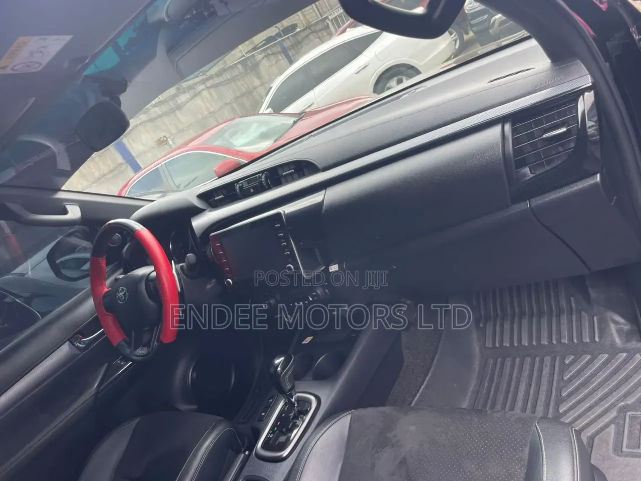 Toyota Hilux 2025 Black