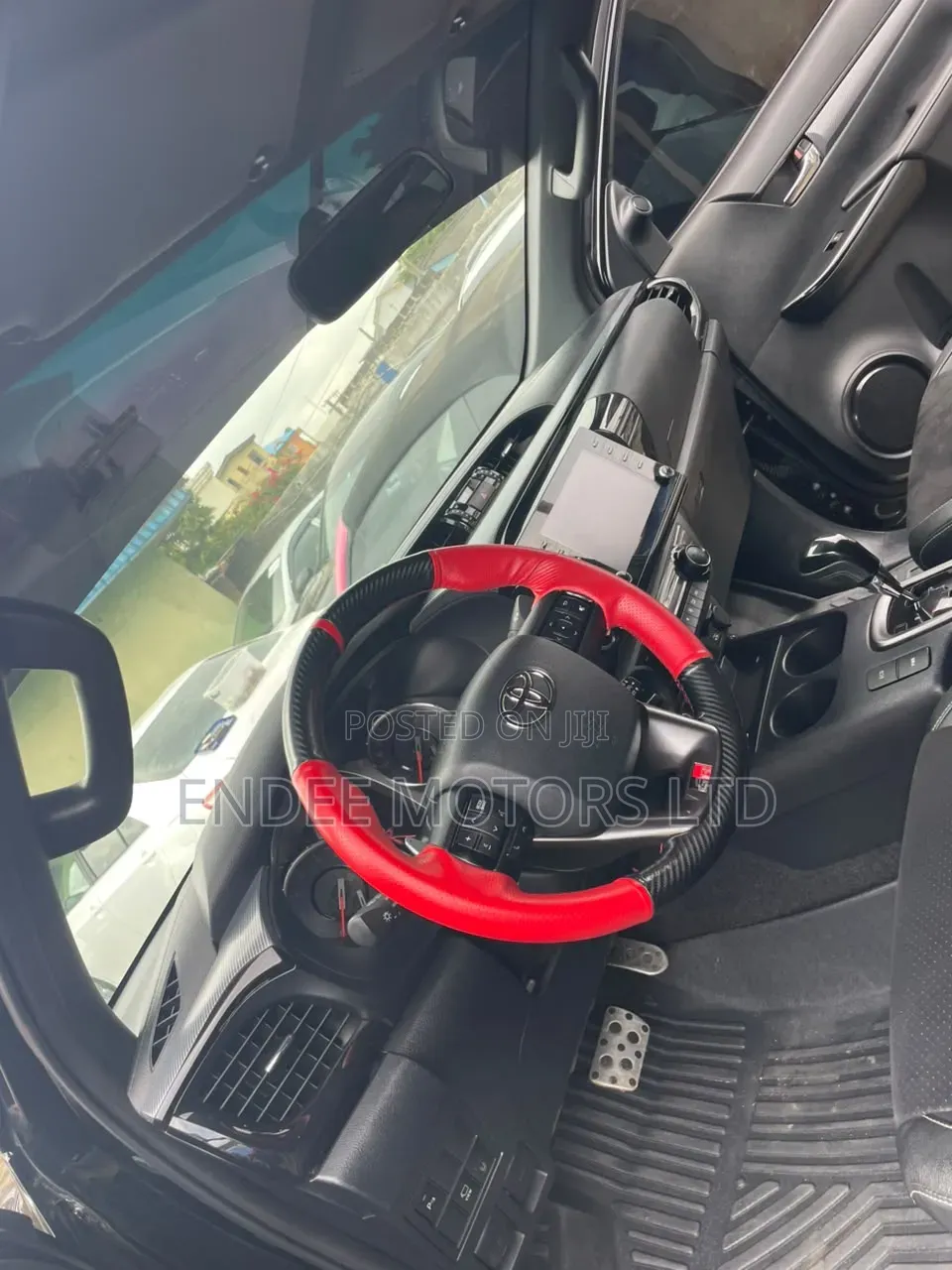Toyota Hilux 2025 Black