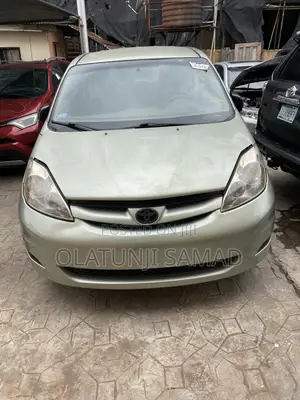 Toyota Sienna 2006 Green