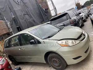 Toyota Sienna 2006 Green