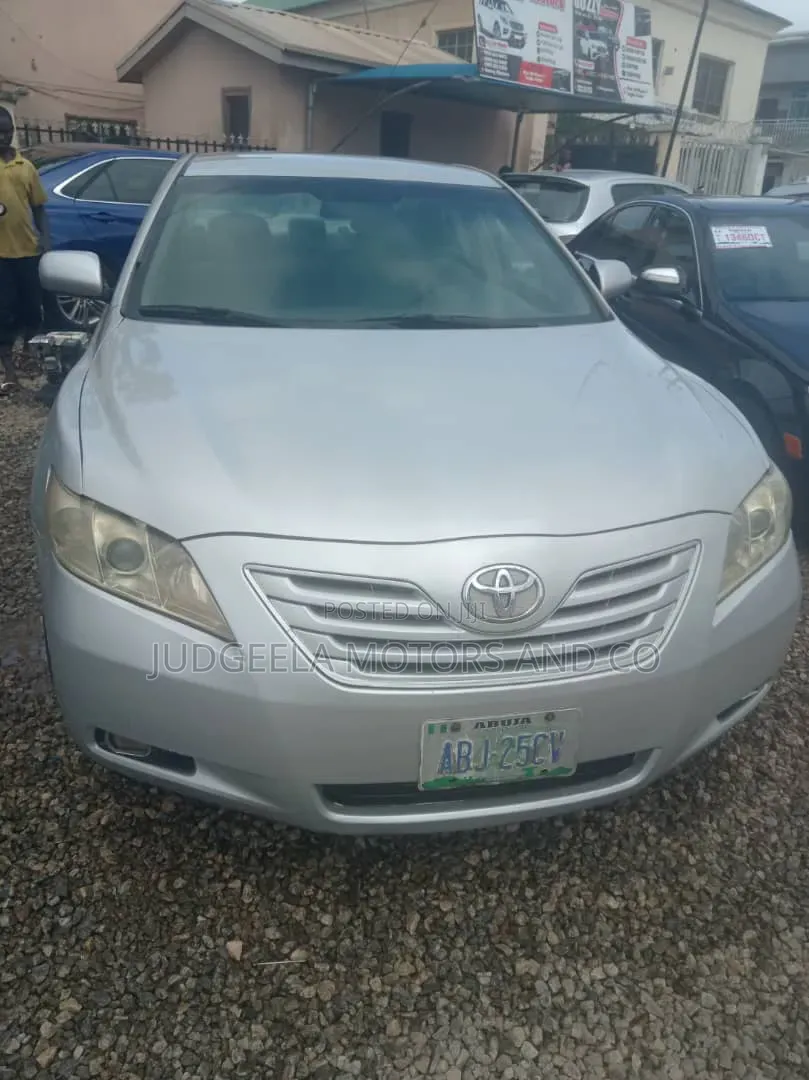 Toyota Camry 2009 Silver