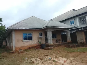 4bdrm Bungalow in Daylight Property, Akowonjo for sale