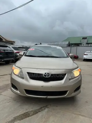 Toyota Corolla LE 4dr Sedan (1.8L 4 cyl 4A) 2009 Gold