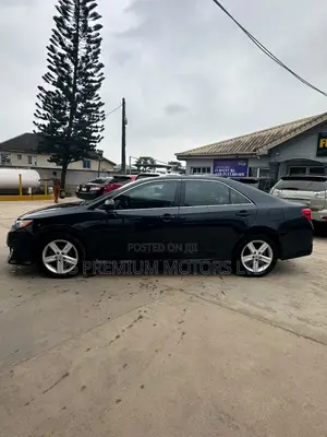 Toyota Camry SE 4dr Sedan (2.5L 4cyl 6A) 2013 Black