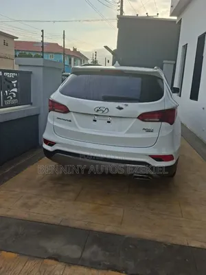 Hyundai Santa Fe SE AWD 2017 White