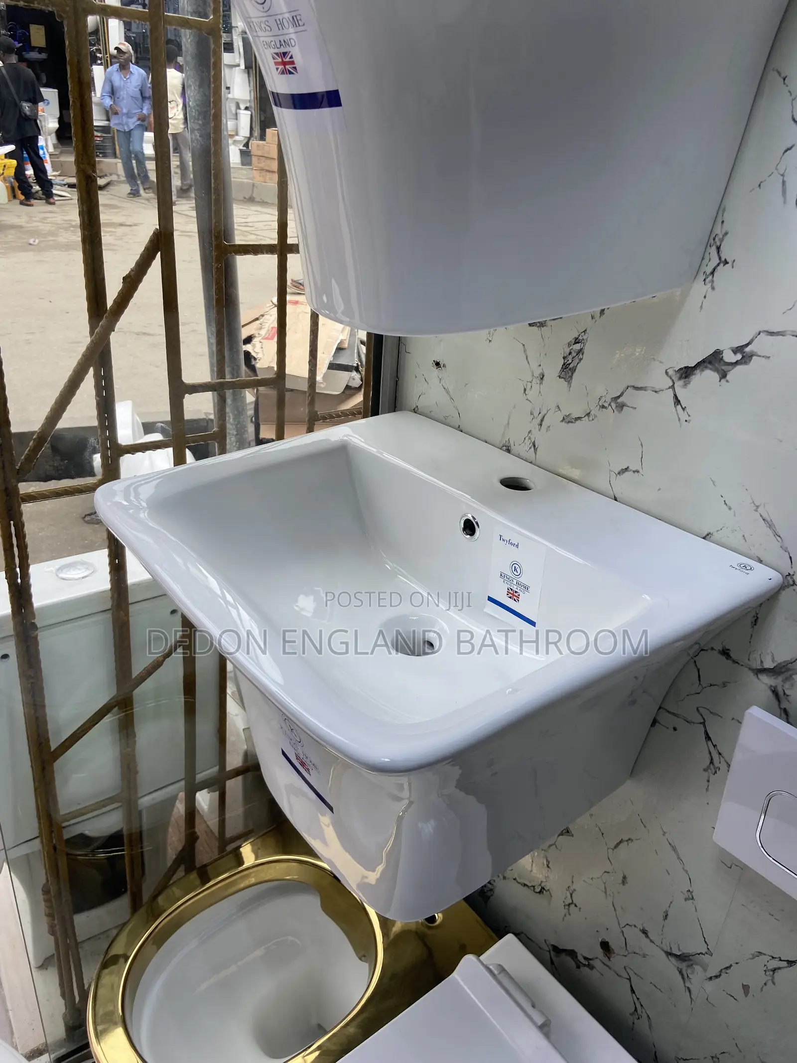 England Standard White Wall Hung Basin