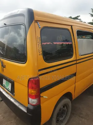 Suzuki Every 2010 Yellow