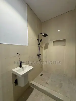 3bdrm Maisonette in Lekki for sale