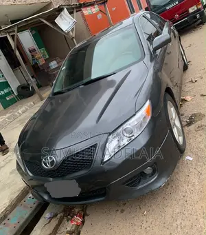 Toyota Camry SE 4dr Sedan (2.5L 4cyl 6AM) 2010 Gray