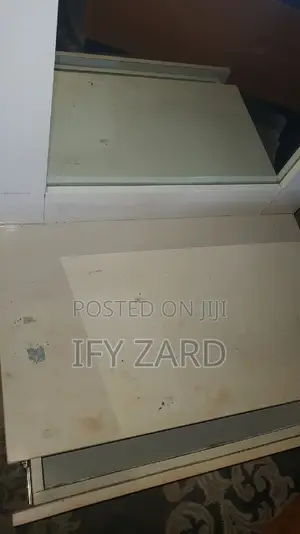 Dressing Mirrow