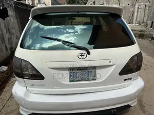 Toyota Harrier 2002 White