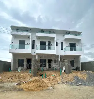 3bdrm Townhouse/Terrace in Ado / Ajah for sale