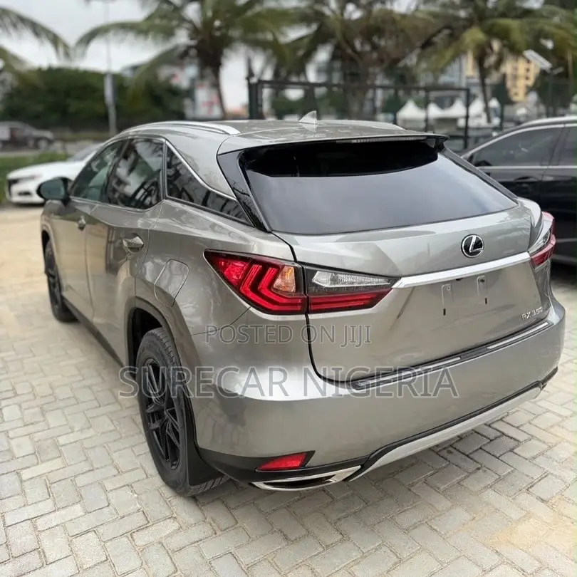 Lexus RX 2021