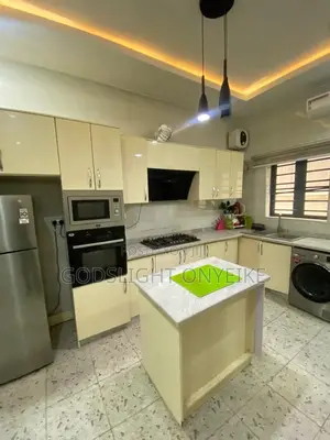 Furnished 5bdrm Shared Apartment in Chevron Drive for rent