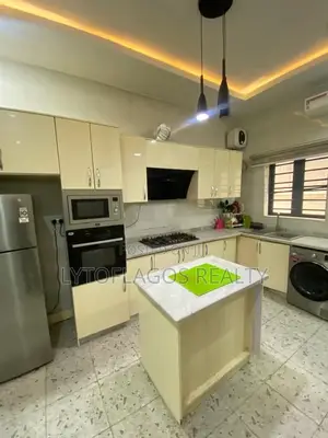 Furnished 5bdrm Shared Apartment in Chevron Drive for rent