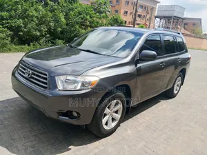 Toyota Highlander SE 2010 Gray