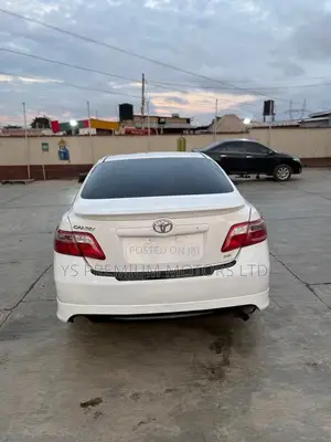 Toyota Camry 2.4 LE 2008 White