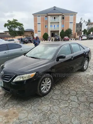 Toyota Camry 2011 Gray