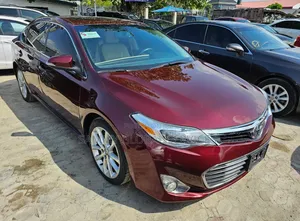 Toyota Avalon XLE Sedar FWD (3.5L 6cyl 6A) 2013 Red