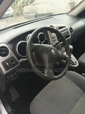 Toyota Matrix Hatchback FWD (1.8L 4cyl 5M) 2007 Silver