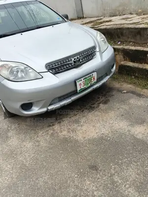 Toyota Matrix Hatchback FWD (1.8L 4cyl 5M) 2007 Silver