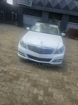 Mercedes-Benz C300 Luxury 4Matic Sedan AWD (3.5L 6cyl 7A) 2013 White