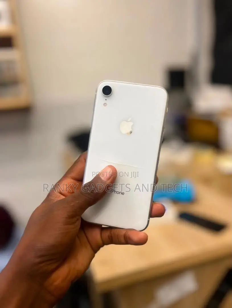 Apple iPhone XR 64 GB White