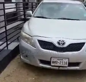 Toyota Camry 2010 Silver