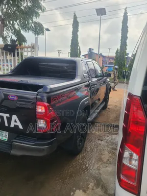 Toyota Hilux 2023 Black